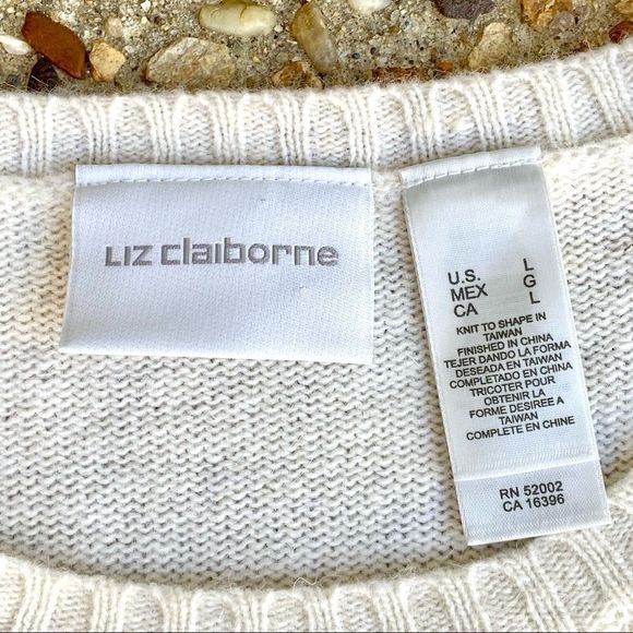 Like New Liz Claiborne Wool Angora Rabbit Snowflake Christmas Sequins Sweater L - Picture 2 of 9